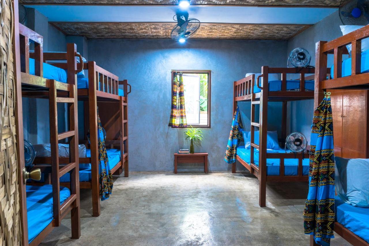 Sinag Hostel (Adults Only) Генерал-Луна Экстерьер фото
