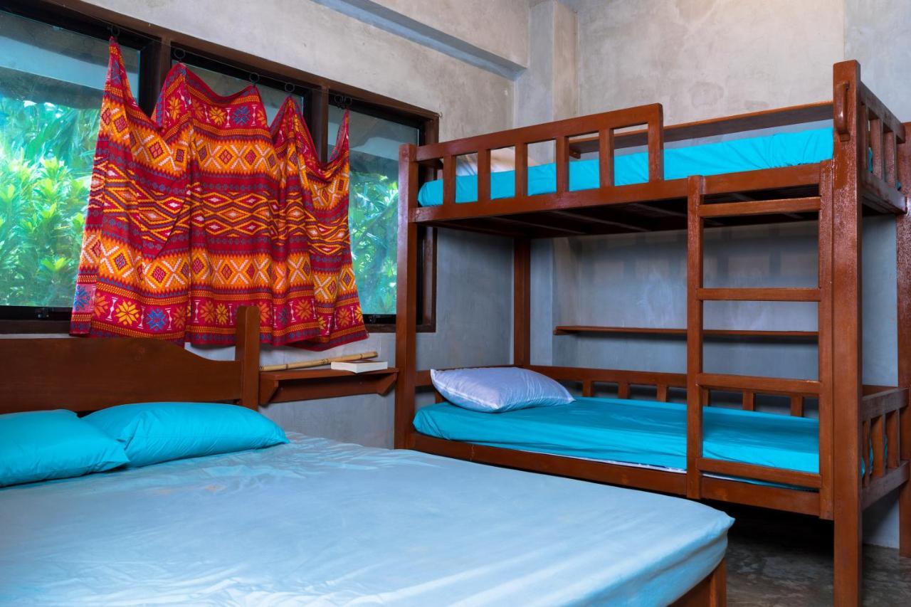 Sinag Hostel (Adults Only) Генерал-Луна Экстерьер фото
