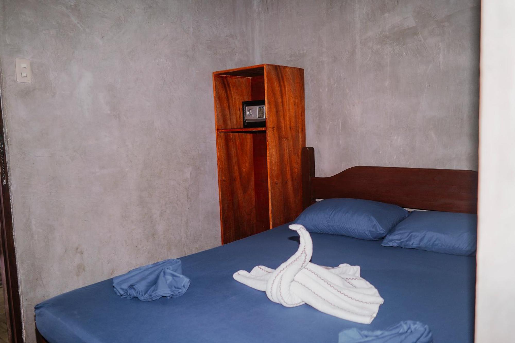 Sinag Hostel (Adults Only) Генерал-Луна Экстерьер фото